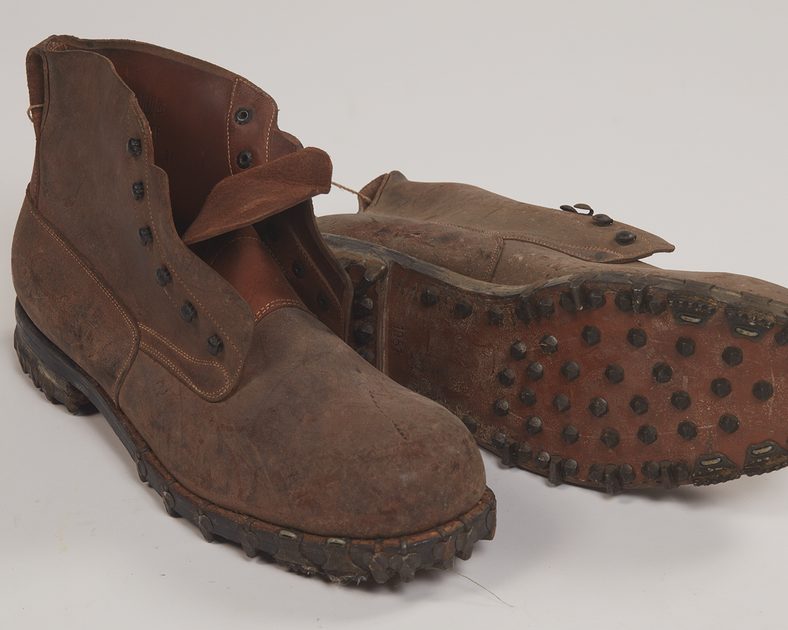 Chaussures à clous déco d'époque – Charmyng Vintage