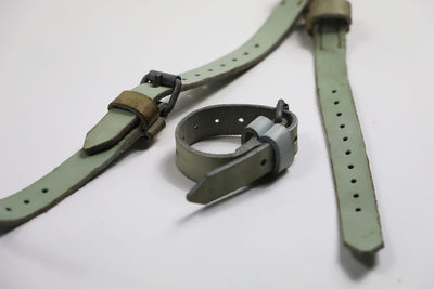 Sanglon en cuir chromé